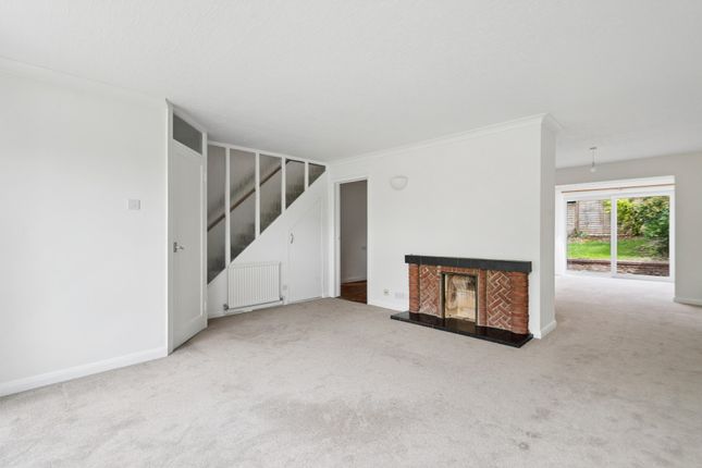 9 Highover Park, Amersham photo 3
