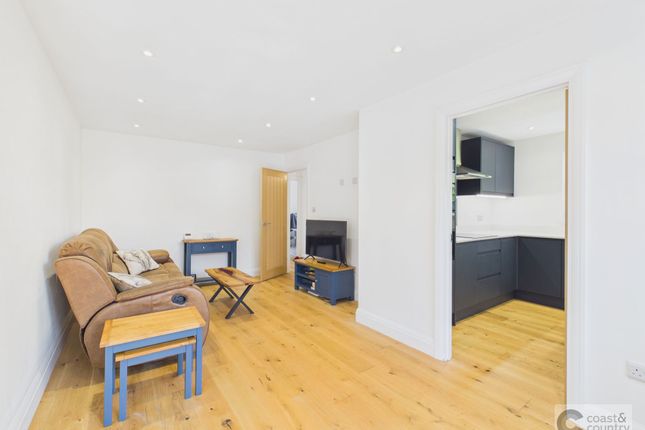 70 Dornafield Drive East, Newton Abbot photo 3