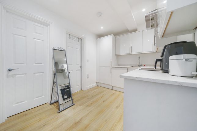 3, 582a, Kingston Road, London photo 3