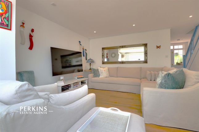 25, Alverstone Road, Wembley photo 4