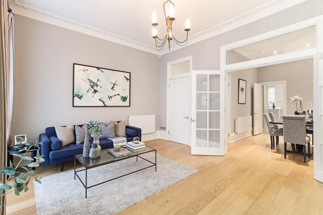 Thumbnail Flat to rent in Beauchamp Place, Chelsea, London