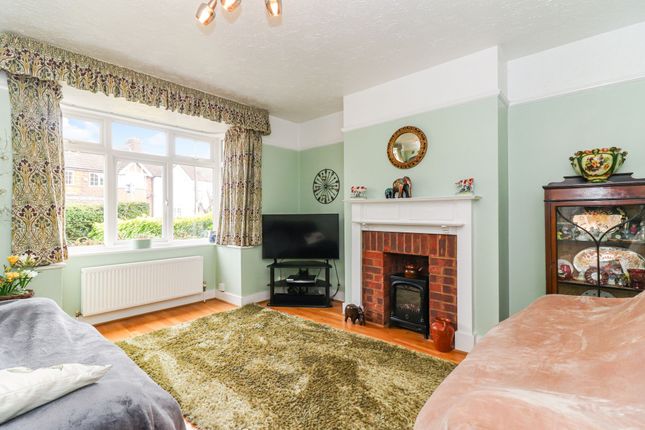 2 The Crescent, Abbots Langley photo 2