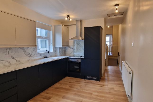 Flat to rent in Francis Road, London