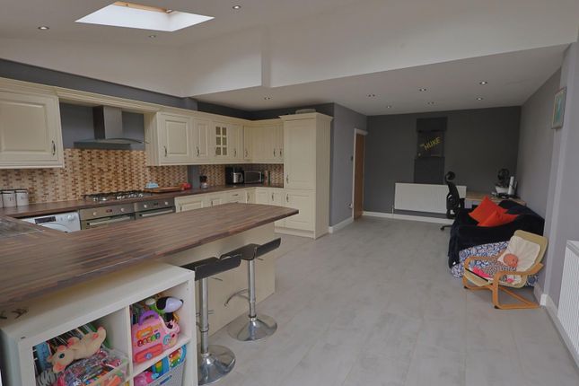 90, Overslade Crescent, Coventry photo 4