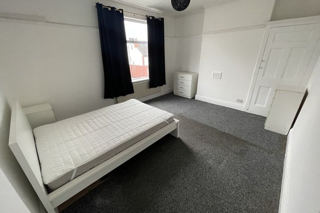 Room to rent in Manor House Gardens, Main Street, Leicester