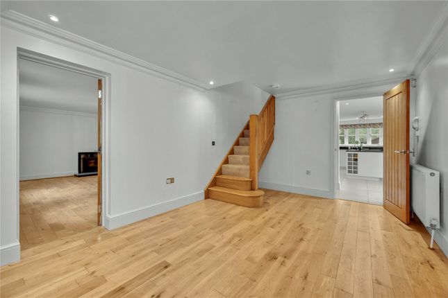 Berkshire Cottage,, Bagshot Road, Berkshire photo 2
