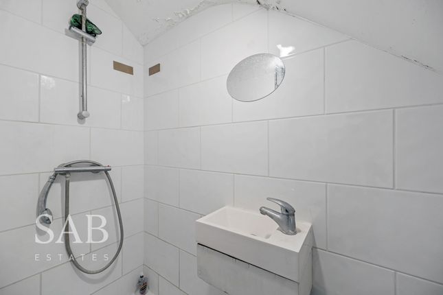 232 Allenby Road, Southall photo 4