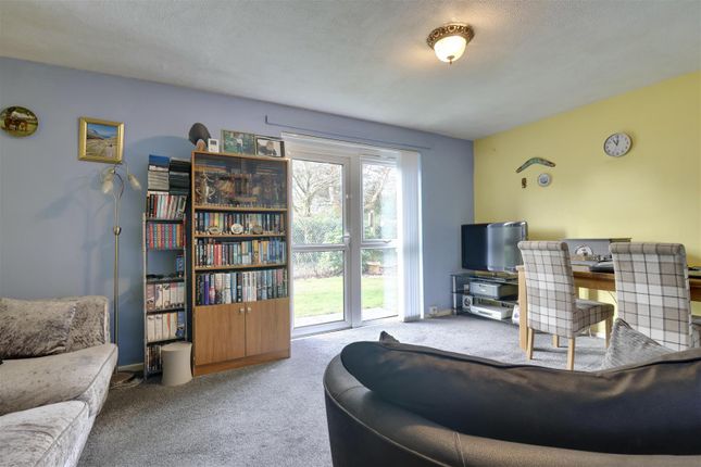 9, Redwing Court, Southsea photo 2