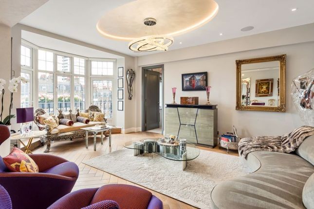 Flat for sale in Curzon Street, Mayfair, London