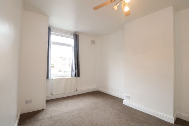 20, Warrels Place, West Yorkshire photo 5