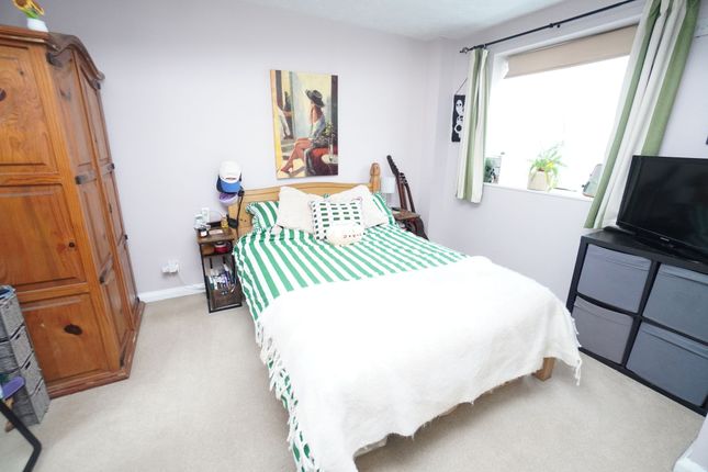 23 Gandon Vale, High Wycombe photo 3