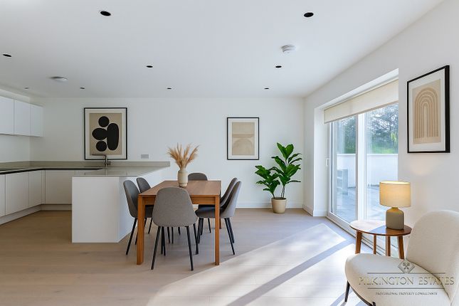 12 Monks Way, Holbeton, Devon photo 2