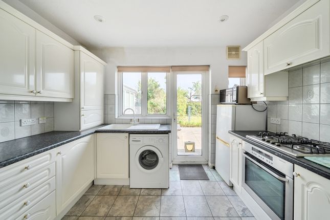8, The Vale, Ruislip photo 3