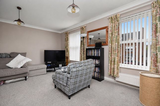 8, Pasture Grove, Leeds photo 4