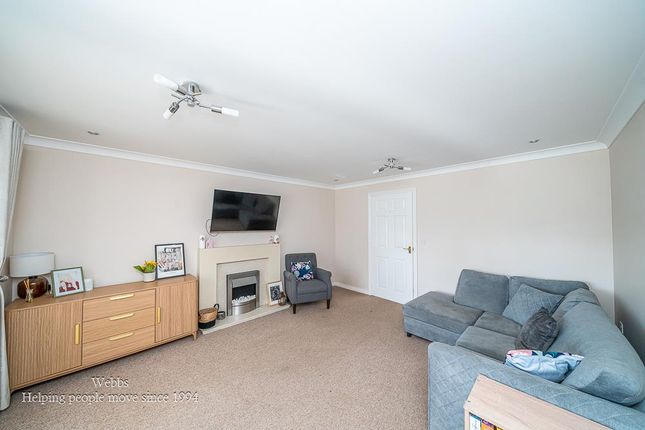 29, Richardson Way, Rugeley photo 2
