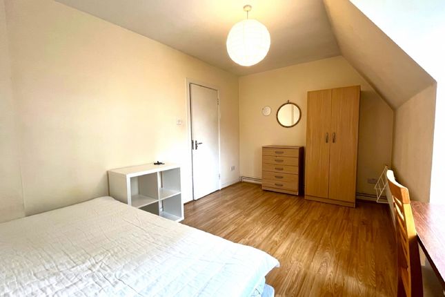 Flat to rent in Chalton Street, Euston