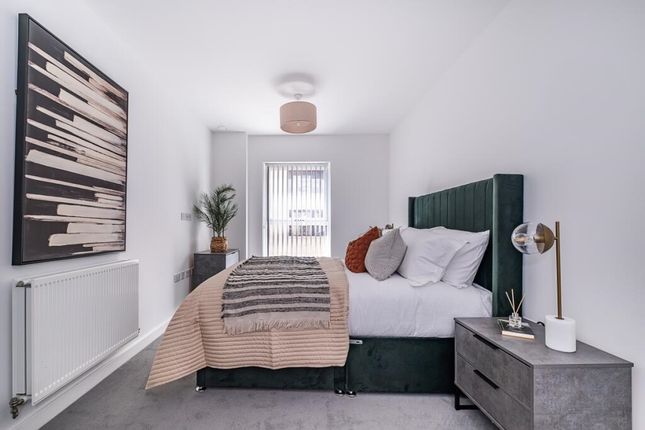 Flat 305, Cavalry Court, 31, Brumwell Avenue, London photo 3