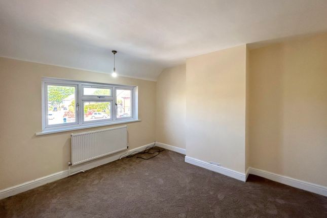 53, Sutton Square, Hounslow photo 5