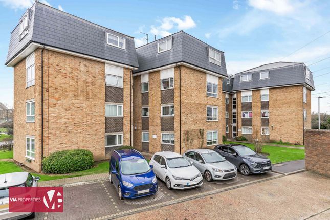 Flat for sale in Lampits, Hoddesdon