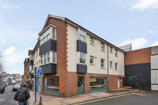 Flat to rent in King Street, Brighton, East Sussex BN1