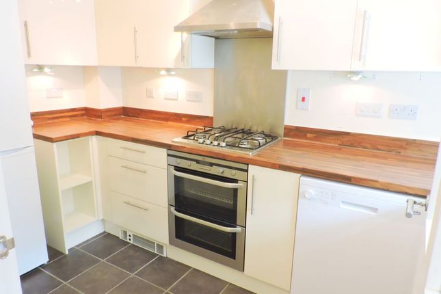 31, Chilworth Way, Hook photo 2