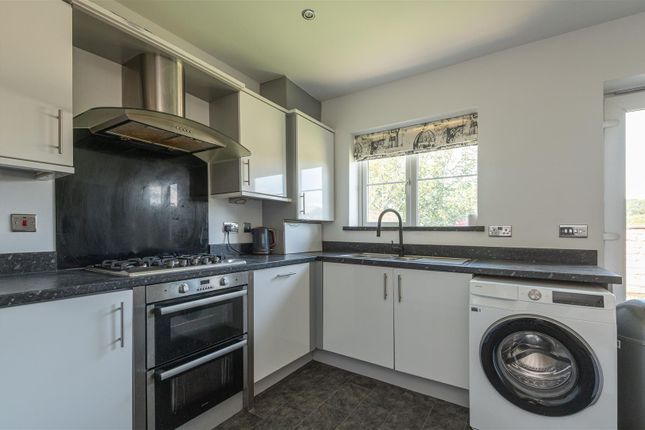 92, Horsforde View, Leeds photo 4