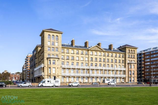 Queens Gardens, Kings House _004.Jpg