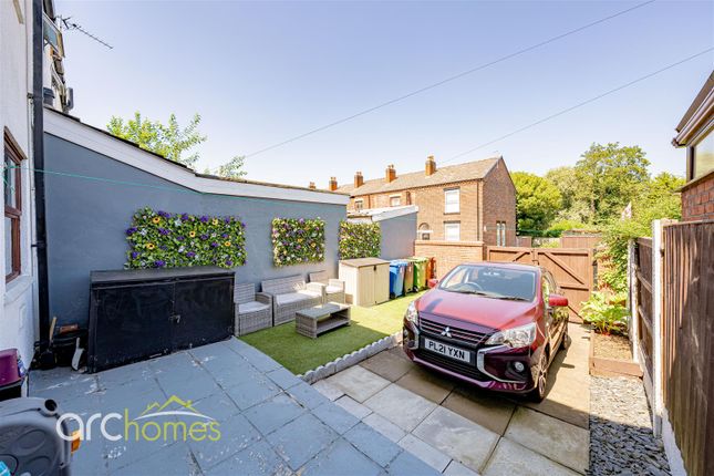 4, Village View, Leigh photo 4