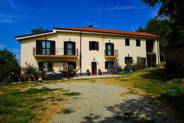 Melazzo, Melazzo, Alessandria, Piedmont, Italy, 4 bedroom farmhouse for ...