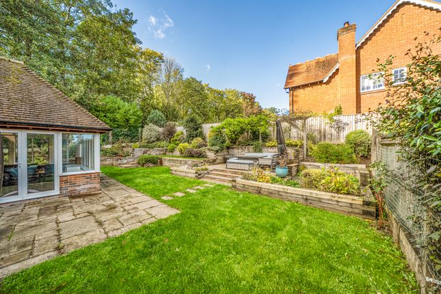 Meredun Close, Hursley photo 3