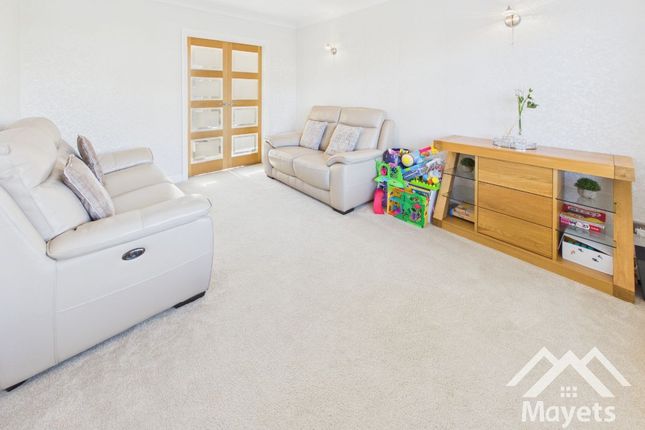 71 Columbia Way, Blackburn photo 2