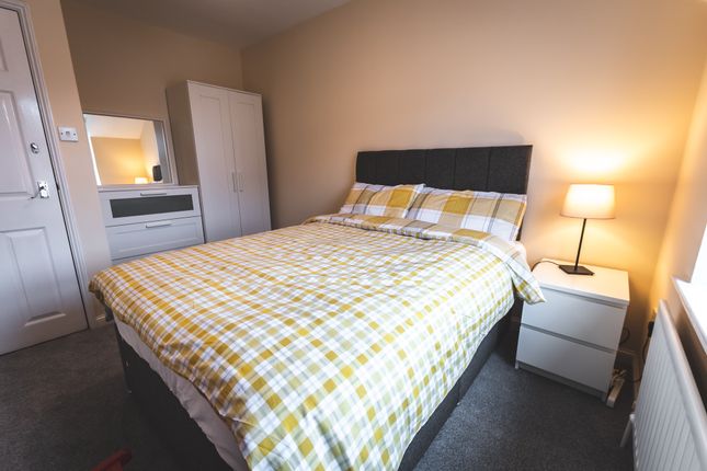 Shared accommodation to rent in Jessie Terrace, Southampton