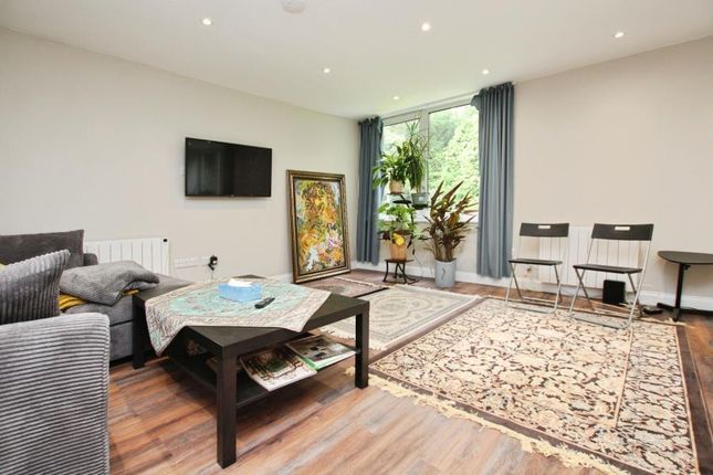 40, Westacre Close, Bristol photo 2