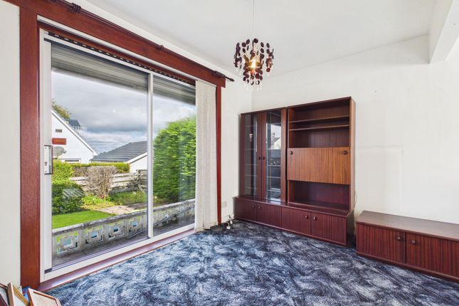 2 Skipness Avenue, Carluke photo 4