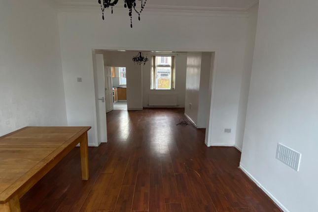 6, Bramhall Street, Manchester photo 2