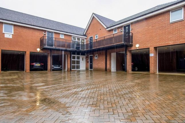 Thumbnail Flat to rent in Somerset Walk, Broughton