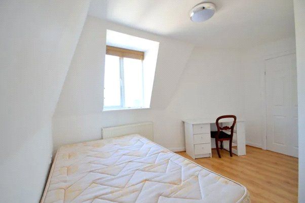 139d, Dollis Road, London photo 4