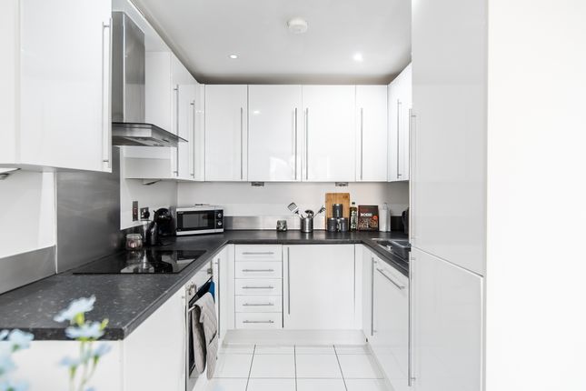 Flat to rent in Hallsville Road, London