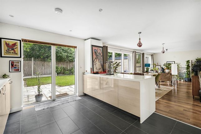 27, Vicarage Way, Trumpington photo 2