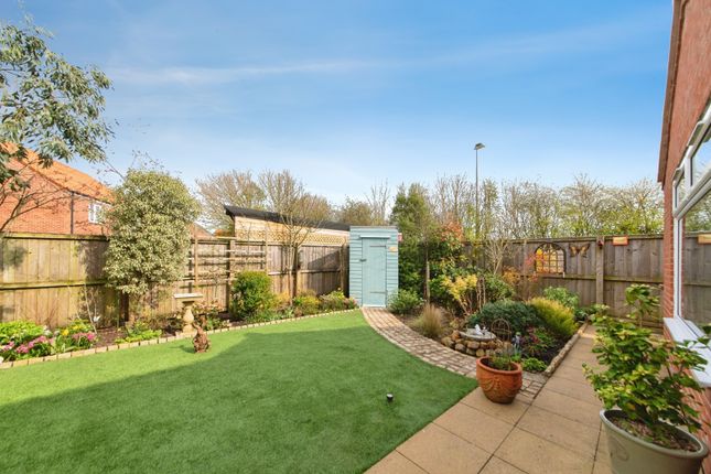 3, Dunnock Close, Lincoln photo 2