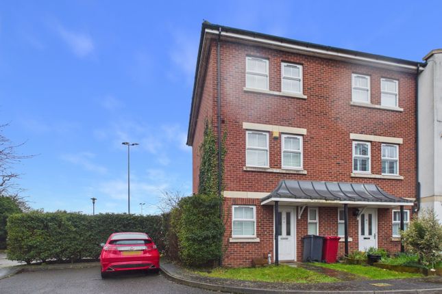 17, Tobermory Close, Berkshire photo 2