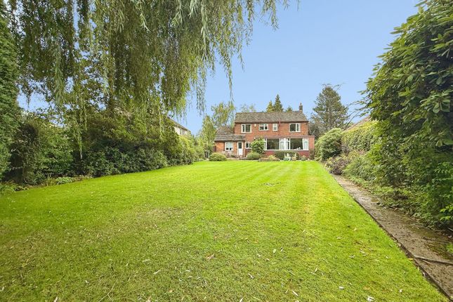 14 Ladythorn Crescent, Stockport photo 3