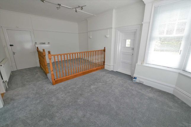 Flat 2, 38, Shakespeare Road, Worthing photo 3