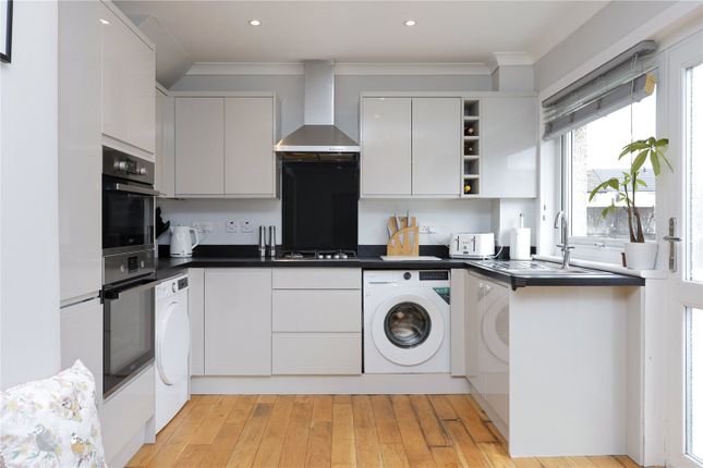 28, Turner Crescent, Leven photo 2