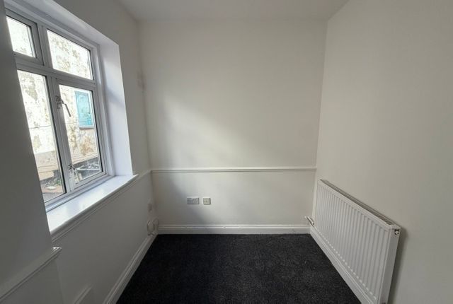 16C, Old Bedford Road, Luton photo 5