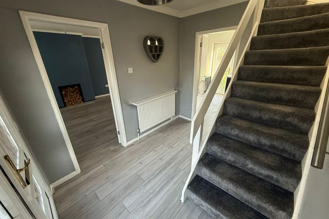 8, Park Avenue, Wolverhampton photo 2