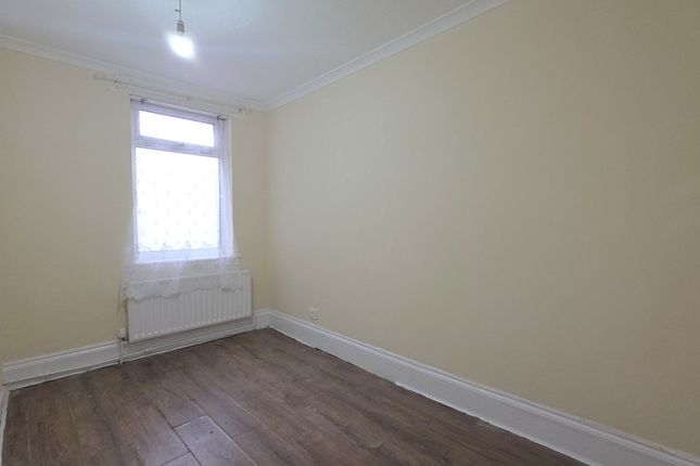 10 Bristol Road, London photo 2