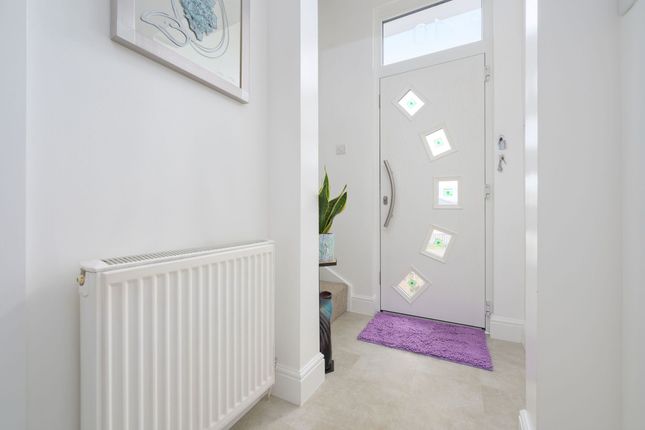 10 Harthill Road, Bathgate photo 4