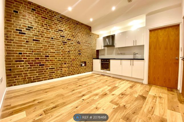 Thumbnail Flat to rent in Upper Tachbrook Street, London