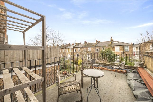 Terraced house to rent in York Way, Islington